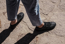 Cargar imagen en el visor de la galería, Zapatilla de caña baja Ruly 15210